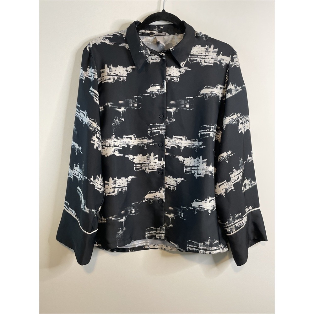 H&M S Black/White Abstract Print Button-Front Collared Long Sleeve Shirt